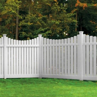 Hundaeyra Hálf-Privacy Vinyl Fence